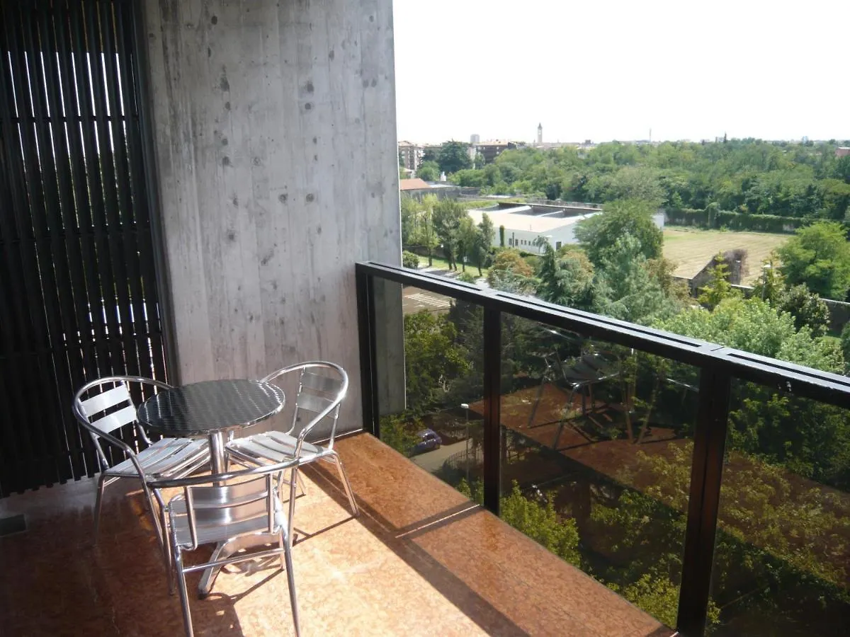 Residence all'Adige Verona 2*,