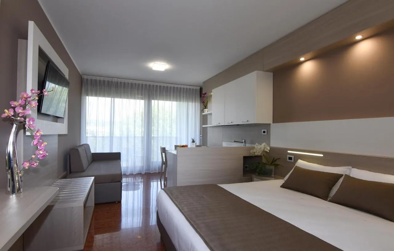 ורונה Residence All'Adige